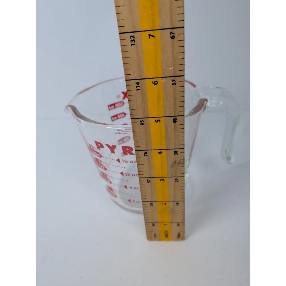 Pyrex 2-Cup  1 Pint Vintage Red Lettered Glass Measuring Cup.